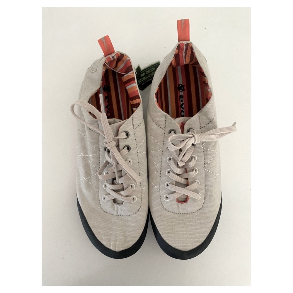 NWT Evolv Cruzer Athletic Hiking Shoes